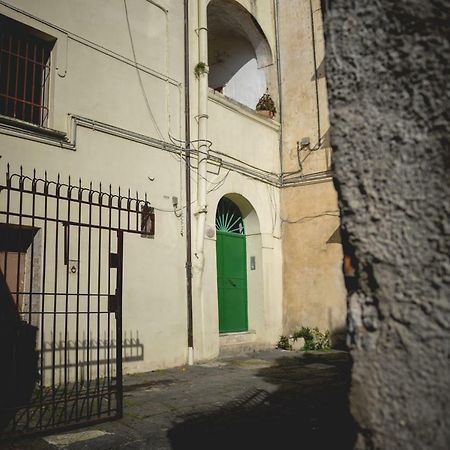 Elegant B&B - Il Vicolo Storico Salerno Exterior photo
