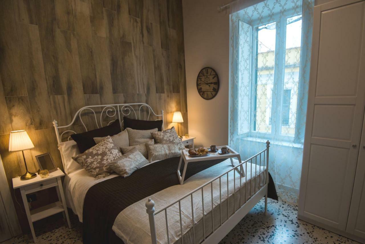 Elegant B&B - Il Vicolo Storico Salerno Exterior photo