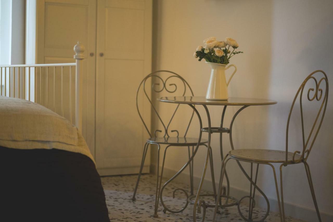 Elegant B&B - Il Vicolo Storico Salerno Exterior photo